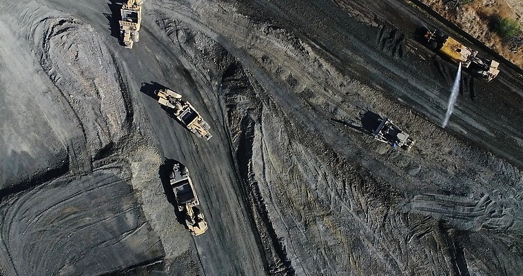 산업 포장 부동산 추상 안테나 사람없음 건물 건설현장 트럭 땅 머리위 먼지 항공촬영 개발 채점 4K MP4 해외동영상 클립영상 건축물 뷰포인트 무늬 통신 자동차 건설업 재산 성적 동영상 파일형식