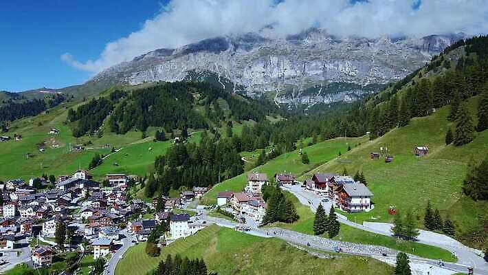 유럽 자연 산 풍경 사람없음 야외 마을 4K MOV 해외동영상 클립영상 나라 생태계 동영상 파일형식