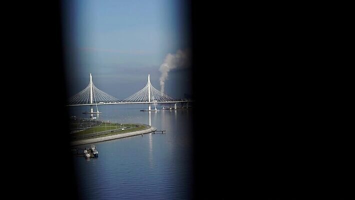 외관 남자 바다 여행 건축양식 교통시설 자동차 핀란드 사람없음 물 파란색 강 도시풍경 차도 도시 만 고속도로 속도 상업 러시아 캘리포니아 구름다리 랜드마크 서쪽 자동 철강 MOV 해외동영상 클립영상 자연요소 건축 유럽 도로 육상교통 컬러 교통 북유럽 사람 풍경 미국 다리 방향 시설 동영상 가교 파일형식