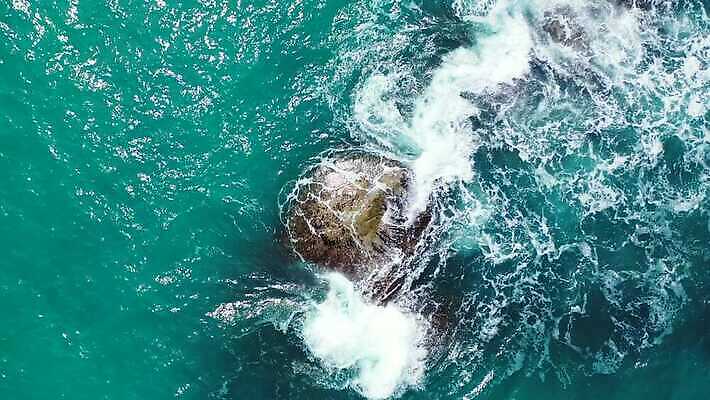 파도 사람없음 암초 4K MP4 해외동영상 클립영상 바다 동영상 파일형식