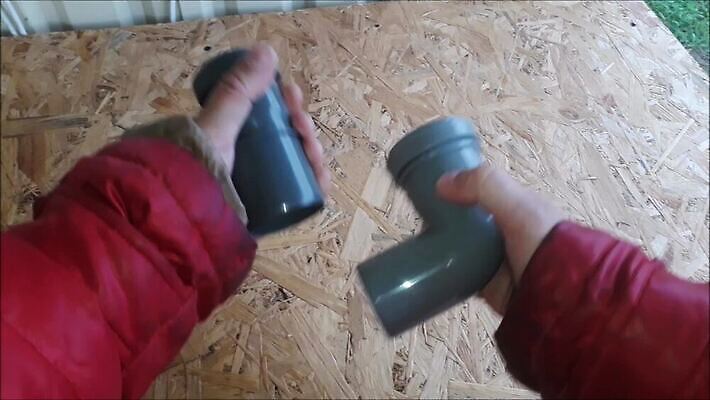 산업 모래 백그라운드 집게 야외 물 금속 장비 나사 원형 구멍 거친 연결 플라스틱 가스 호스 튜브 파이프라인 팔꿈치 폐수 하수 MP4 해외동영상 클립영상 자연요소 도형 재질 신체부위 공구 환경오염 파이프_관 팔 동영상 파일형식