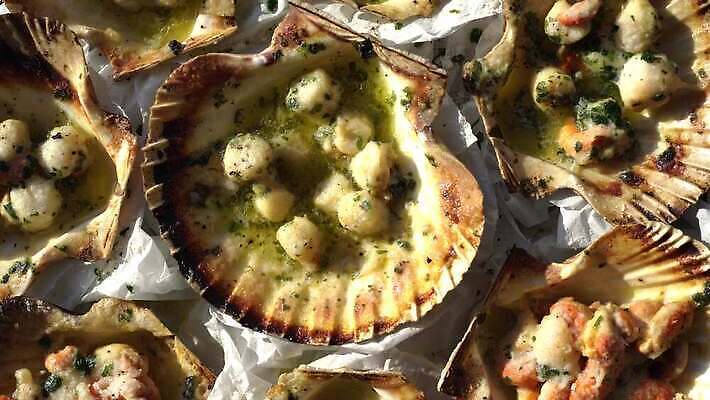 접시 음식 바다 백그라운드 채소 재료 조개 새우 한국 실내 건강 육류 요리 사람없음 가로 빨간색 식당 일본 식사 저녁식사 소고기 튀김 신선 뜨거움 오븐 맛 그릴 바비큐 난로 굽기 해산물 준비 가리비 숯 연소 석탄 신발장 일본음식 맛있는 4K MP4 해외동영상 클립영상 식기 아시아 컬러 컨셉 식재료 주방용품 어패류 갑각류 내부 상점 가전제품 난방기 구이 동영상 파일형식