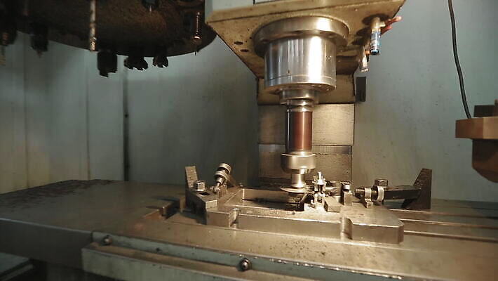 식물 직업 산업 비즈니스 공장 사람없음 머리 금속 기계 장비 공구 업무 작업실 제조 자르기 철 무거움 공학 방앗간 되감기 방법 송곳 작업대 철강 커터 MOV 해외동영상 클립영상 교육 공업 모션 재질 신체부위 도구 작업 무게 동영상 파일형식