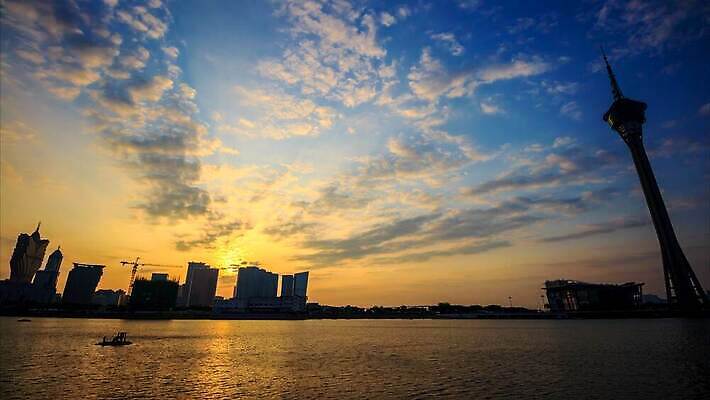모양 구름 공공시설 실루엣 산업 여행 백그라운드 건축양식 하늘 아침 그림자 풍경 사람없음 야외 건물 도시풍경 컬러풀 햇빛 태양 일출 탑 검은색 중국 새벽 도시 도심 땅 기중기 해안도시 타운 발판 랜드마크 마카오 절정 4K 타임랩스 MP4 해외동영상 클립영상 주간 자연요소 건축물 건축 아시아 컬러 촬영기법 노을 중장비 시설 동영상 파일형식