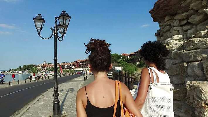 딸 유럽 벽 2 건축양식 자연 하늘 엄마 유물 벽돌 거리 건물 여름 파란색 탑 골동품 바위 도시 성 역사 재산 시력 타운 랜드마크 불가리아 옛날 파멸 4K MP4 해외동영상 클립영상 전통 건축물 계절 건축 나라 컬러 컨셉 가족 금융 돌_바위 생태계 동영상 파일형식 소멸 남유럽