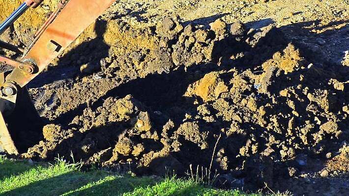 산업 여행 비즈니스 자연 사람없음 쌓기 기계 장비 건설현장 작업 불도저 국자 먼지 흙더미 로딩 MOV 해외동영상 클립영상 모션 주방용품 건설업 흙 중장비 생태계 동영상 파일형식 더미