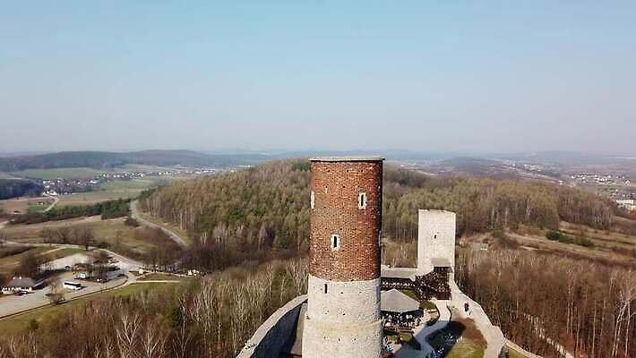 나무 밭 조류 파노라마 사람없음 마을 탑 계곡 중세기사 숲 고도 드론 옛날 4K MOV 해외동영상 클립영상 식물 동물 건축물 농업 촬영기법 동영상 파일형식