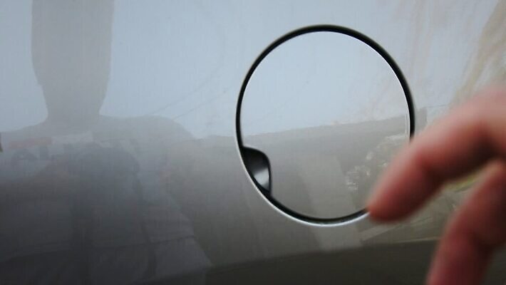 식물 산업 도로 비즈니스 공장 교통시설 자동차 사람없음 가로 초록색 금속 힘 운전 에너지 화물 흰색 휘발유 석유 가격 컨테이너 창고 서비스 탱크 화석 연료 가스 수납 짐차 무거움 엔진 펌프 모터 노즐 디젤 유조선 자동 철강 화학물질 MOV 해외동영상 클립영상 길 육상교통 컬러 교통 공업 모션 재질 운송업 화학 무게 시설 동영상 파일형식