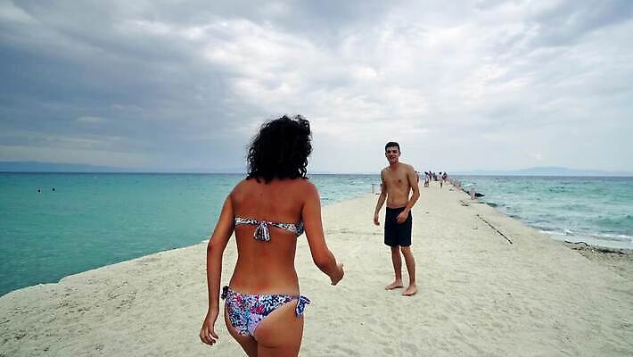 백인 라이프스타일 커플 여자 남자 행복 모래 바다 여행 포즈 2 데이트 장난 가족 관계 자연 휴가 함께함 사랑 미소 사람 성인 물 여름 낭만 신혼여행 흰색 싸움 하와이 4K MP4 해외동영상 클립영상 자연요소 서양인 계절 감정 컬러 결혼 컨셉 모션 표정 생활 미국 생태계 동영상 파일형식