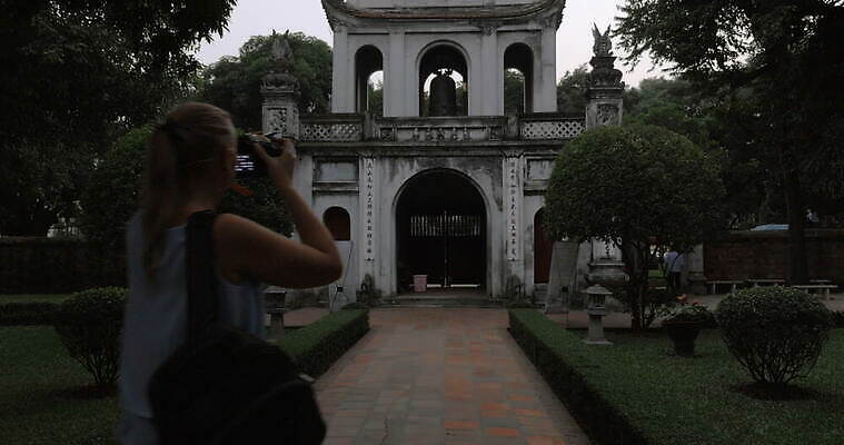 아시아 여행 건축양식 사람 사람없음 건물 여름 여행객 카메라 사찰 역사 발사 메인 대문 시력 베트남 슛 문학 방문 랜드마크 안뜰 4K MOV 해외동영상 클립영상 건축물 계절 건축 나라 종교건축 전자제품 문 동남아시아 동영상 파일형식