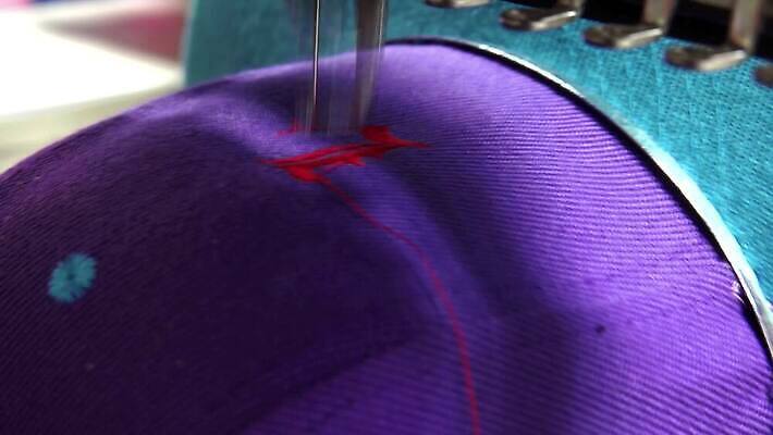 식물 모자 디자인 옷 산업 선 백그라운드 패턴 비즈니스 공장 성공 사람없음 내부 디지털 힘 기계 장비 기구 공구 직물 바늘 실 제조 바느질 천 심볼 창고 시스템 자수 섬유 공학 신발장 자동 제어 줄서기 캡모자 4K MP4 해외동영상 클립영상 모자_잡화 잡화 교육 컨셉 무늬 공업 모션 도구 동영상 파일형식