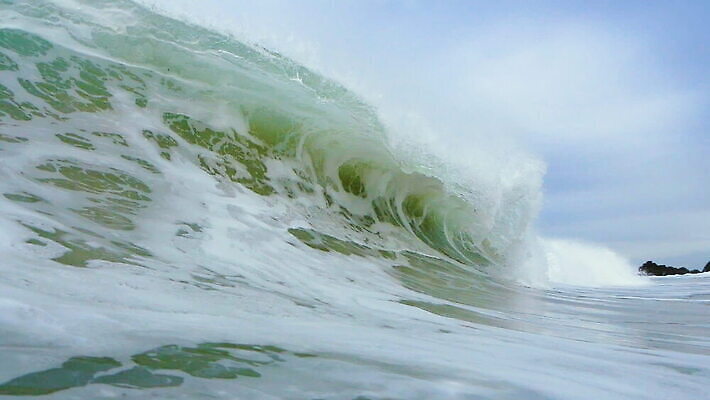 백인 파도 바다 자연 잉글랜드 사람없음 야외 환경 수중 거품 흰색 물방울 신선 액체 서핑 수면 그린에너지 떨어짐 자원 침몰 스플래쉬 콘월 MOV 해외동영상 클립영상 서양인 컬러 컨셉 영국 물 에너지 수상스포츠 생태계 동영상 파일형식