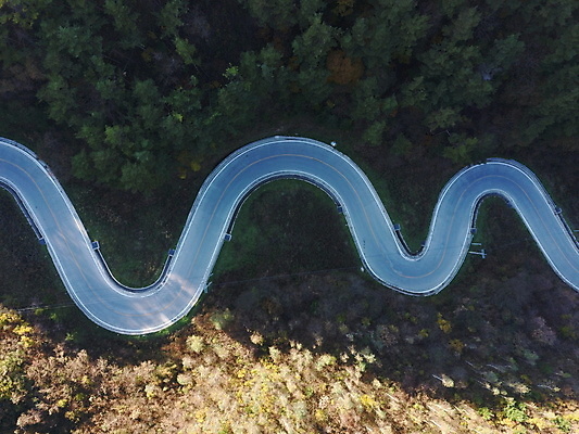 포토 JPG 주간 도로 그림자 사람없음 야외 하이앵글 가을풍경 가을 커브길 강원도 항공촬영 정선 전경 문치재 국내포토 자연요소 계절 길 뷰포인트 교통시설 한국 풍경 파일형식 탑뷰 가을_계절