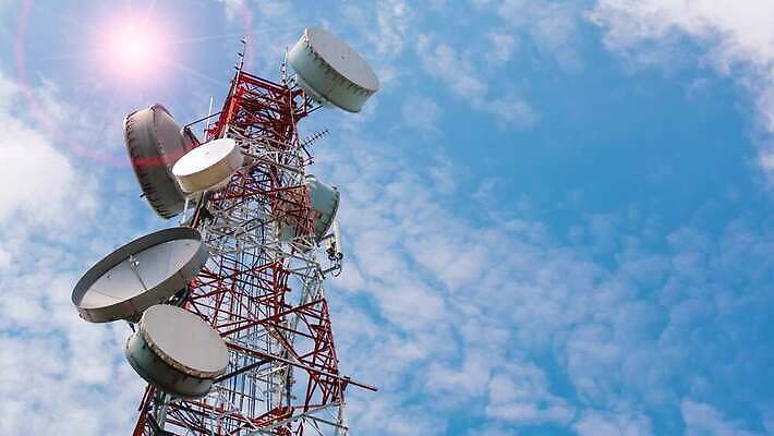 구름 접시 산업 파도 인터넷 통신 모션 하늘 모바일 바람 안테나 사람없음 빨간색 파란색 스마트폰 글로벌 탑 금속 자료 장비 인공위성 정보 흰색 네트워크 역 연결 큼 무선전화기 전화기 수화기 서비스 라디오 신호 와이파이 방송 전염 온라인 돛대 전송 철강 셀룰러 4G 4K MP4 해외동영상 클립영상 자연요소 식기 건축물 바다 컬러 교통시설 재질 날씨 IT 전자제품 핸드폰 스마트기기 질병 크기 무선인터넷 감염 동영상 파일형식