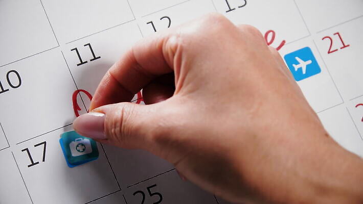 여행 스티커 교통시설 휴가 비행기 건강 경고 빨간색 여행객 금지 달력 바이러스 보호 질병 심볼 항공 사인 감염 제트기 지연 취소 고립 교체 대패 전염병 사스 코로나바이러스 국경 4K MOV 해외동영상 클립영상 컬러 교통 컨셉 의학 항공교통 대중교통 사람 시설 동영상 파일형식