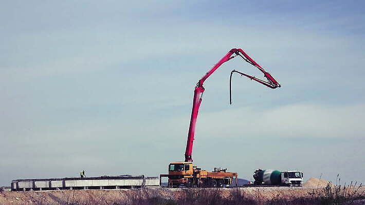 산업 밧줄 자동차 하늘 모바일 사람없음 건물 파란색 기계 활발 장비 발전기 화물 시간 땅 기중기 마차 짐차 개발 디젤 땅바닥 리프팅 용량 힘찬 4K 타임랩스 MOV 해외동영상 클립영상 건축물 줄 육상교통 교통수단 컬러 컨셉 바닥 촬영기법 발전소 운송업 중장비 동영상 파일형식