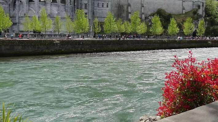 유럽 기독교 종교 건축양식 사람없음 성당 교회 천주교 프랑스 기도 역사 동굴 성자 신성 묵주 랜드마크 로마인 바실리카 보호구역 사당 순례 신앙심 행진 4K MP4 해외동영상 클립영상 건축 나라 종교용품 종교건축 모션 인종 건물 동영상 구역 파일형식