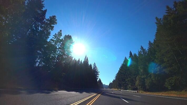 모델 공원 여자 행복 도로 여행 백그라운드 자연 하늘 산 안테나 사람 풍경 사람없음 야외 여름 파란색 빛 맑음 미국 일몰 큼 순수 캘리포니아 랜드마크 MOV 해외동영상 클립영상 계절 공공시설 감정 길 컬러 컨셉 북아메리카 통신 교통시설 날씨 노을 크기 생태계 동영상 파일형식