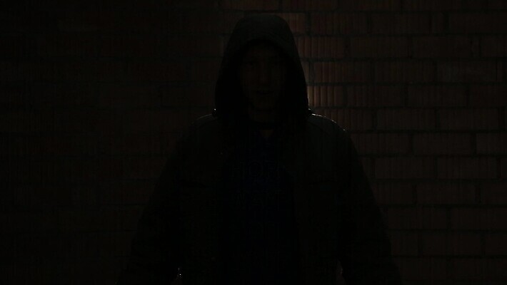 남자 실루엣 벽 이동 2 벽돌 거리 사람없음 숫자 검은색 어둠 방 덮개 잡기 도시 폭력 범죄 칼 유령 야간 저녁 공격 도둑 절도 날카로움 법 살인 숨김 단검 나쁜 살인범 MOV 해외동영상 클립영상 자연요소 문자 무기 컬러 컨셉 모션 촬영기법 사람 뚜껑 검 범죄인 사회이슈 동영상 파일형식