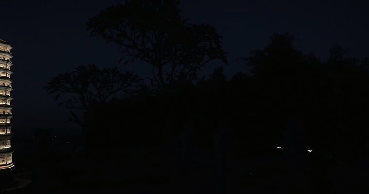 전통 아시아 종교 문화 여행 불교 건축양식 사람없음 건물 탑 사찰 야간 시력 베트남 빛망울 랜드마크 4K MOV 해외동영상 클립영상 자연요소 건축물 건축 나라 종교건축 빛 동남아시아 동영상 파일형식