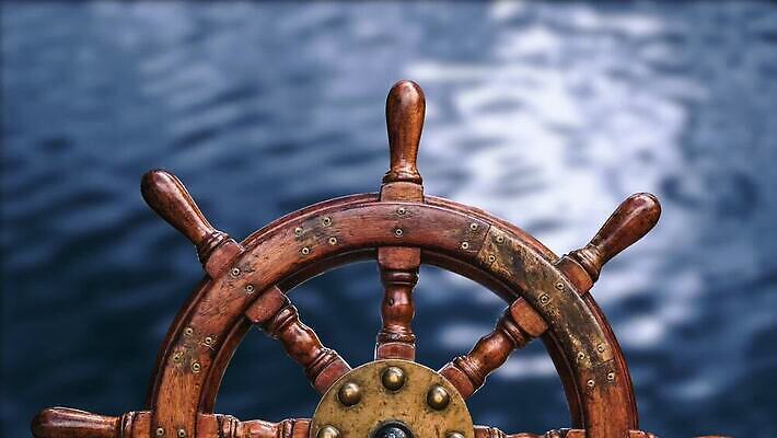 파도 바다 여행 백그라운드 컨셉 요트 휴가 열대 항해 사람없음 목재 물 금속 장비 운전 수확 골동품 바퀴 보트 크루즈 강의 방향 향수 복고 함선 청동 네비게이션 고립 놋쇠 옛날 제어 스타일 MOV 해외동영상 클립영상 자연요소 나무 농업 배_교통 재료 모션 재질 화장품 동영상 파일형식