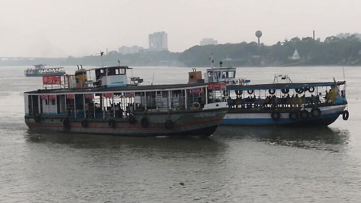 문화 교통수단 바다 섬 여행 요트 건축양식 교통시설 하늘 풍경 사람없음 관광지 강 도시풍경 여행객 항구 도시 어선 도심 시티라이프 모터보트 부둣가 물류 랜드마크 명승지 선박 MOV 해외동영상 클립영상 라이프스타일 건축 교통 수상교통 사람 배 시설 동영상 파일형식