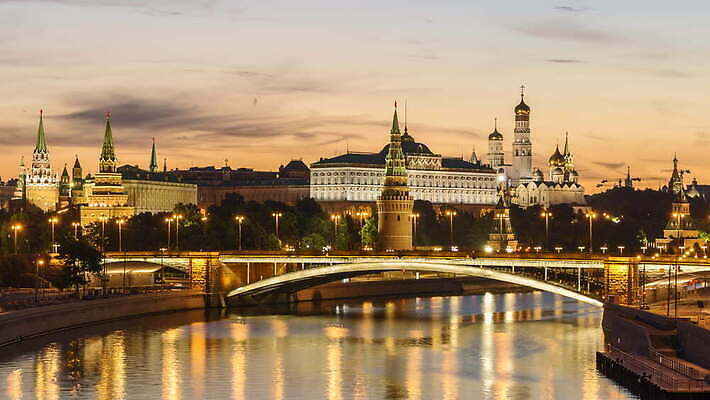 계절 분홍색 여행 건축양식 하늘 아침 휴가 조명 거리 파노라마 사람없음 여름 빛 강 도시풍경 일출 탑 맑음 황혼 새벽 도시 시간 센터 황금 야간 러시아 종탑 빛망울 랜드마크 모스크바 크렘린궁전 4K 타임랩스 MOV 해외동영상 클립영상 주간 자연요소 건축물 건축 유럽 컬러 날씨 촬영기법 풍경 노을 일몰 궁전 동영상 크렘린 파일형식