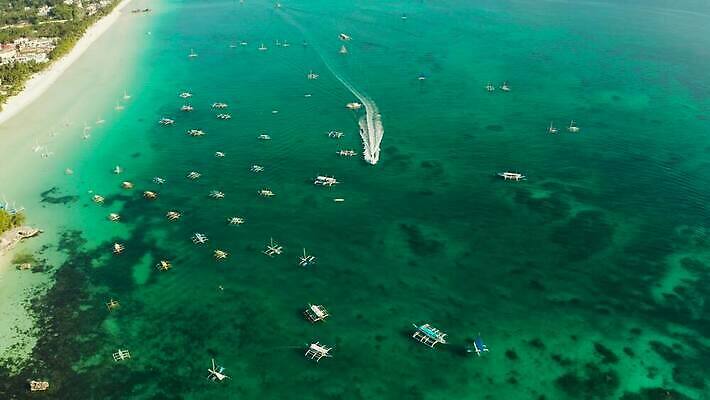 아시아 모래 바다 섬 여행 요트 자연 하늘 호텔 휴가 휴식 항해 손바닥 풍경 해변 사람없음 야외 물 여름 파란색 모래사장 태양 여행객 맑음 침묵 흰색 만 보트 산호 산호초 휴양지 암초 보라카이 석호 항공촬영 이국적 조감도 터키석 파라다이스 4K MOV 해외동영상 클립영상 자연요소 손 계절 나라 뷰포인트 컬러 컨셉 숙소 날씨 필리핀 사람 소리 장소 배 수중식물 자포동물 보석 생태계 동영상 선박 파일형식