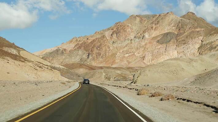 선 모래 여행 자동차 유리 건조 항해 사람없음 컬러풀 미국 운전 사막 고속도로 황무지 팔레트 분위기 아스팔트 땅 탈출 환경보전 캘리포니아 안심 사암 루트 방법 벌거벗은 오리지널 자동 특별함 불모지 4K 건조기후 MP4 해외동영상 클립영상 도로 육상교통 컬러 컨셉 북아메리카 모션 재질 돌 바위 배 사회이슈 동영상 선박 파일형식