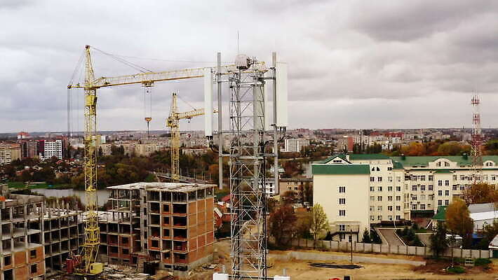 산업 백그라운드 통신 지붕 미래 안테나 사람없음 건물 스마트폰 글로벌 탑 디지털 고층빌딩 힘 장비 인공위성 과학기술 도시 악단 네트워크 역 무선전화기 수화기 서비스 라디오 신호 와이파이 전자 방송 전염 시스템 세대 방사선 송신기 셀룰러 4G 4K MOV 해외동영상 클립영상 건축물 음악 컨셉 교통시설 기술 IT 빌딩 전자제품 핸드폰 스마트기기 질병 전화기 무선인터넷 감염 동영상 파일형식