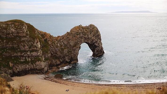 모자 유럽 선 바다 섬 여행 백그라운드 자연 하늘 휴가 영국 잉글랜드 파노라마 사람 풍경 사람없음 야외 초록색 물 도시풍경 항구 역사 언덕 장면 지역 포트 동영상 랜드마크 수평선 MOV 해외동영상 클립영상 자연요소 잡화 나라 컬러 교통시설 촬영기법 도시 생태계 파일형식