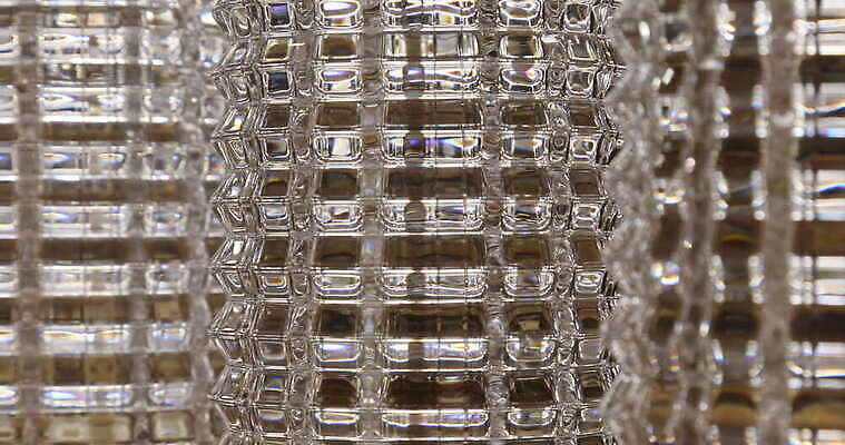 디자인 컬러 백그라운드 패턴 유리 추상 조명 미술 사람없음 장식 물 빛 뷰티 반사 노란색 디지털 젖음 추위 물방울 소프트포커스 브레이크 크리스탈 빗방울 질감 다이아몬드 유리그릇 블러 블러효과 새기다 인공 비어있는 4K MOV 해외동영상 클립영상 자연요소 그릇 무늬 재질 문화예술 촬영기법 비_날씨 광석 보석 동영상 파일형식 효과