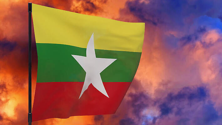 배너 물결 하늘 불 바람 사람없음 빨간색 일몰 깃발 연기 깃대 봉 버마 위기 재앙 전국 4K MOV 해외동영상 클립영상 자연요소 컬러 날씨 노을 동영상 파일형식