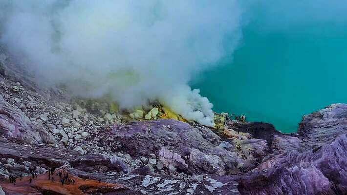 지구 호수 섬 여행 자연 바람 산 사람 사람없음 여행객 계곡 안개 뜨거움 연기 위험 폭발 땅 질감 화산 오르기 인도네시아 먼지 분화구 용암 가스 랜드마크 스모그 유황 4K 타임랩스 MOV 해외동영상 클립영상 자연요소 아시아 컨셉 모션 날씨 촬영기법 생태계 동영상 파일형식
