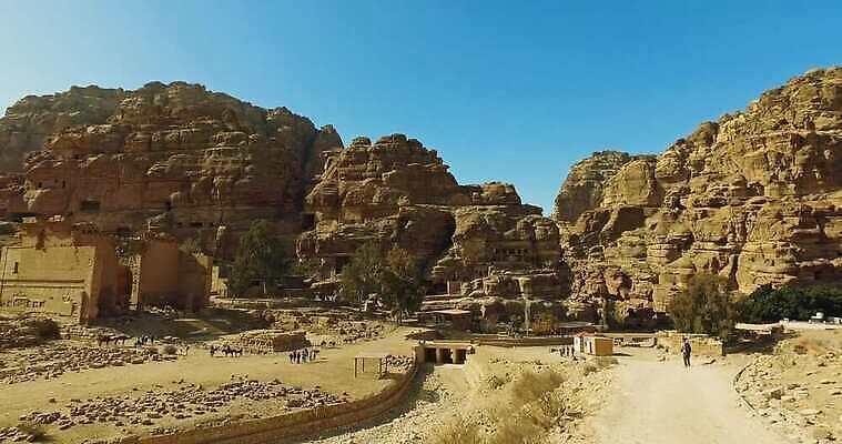 아시아 지구 여행 건축양식 산 건조 풍경 사람없음 빨간색 골짜기 사막 바위 흰색 사찰 중앙 땅 모래언덕 아라비아 사암 동쪽 땅바닥 생태학 요르단 지리 지질학 화성 4K MP4 해외동영상 클립영상 교육 건축 나라 컬러 중동 종교건축 자연 바닥 행성 돌_바위 방향 언덕 동영상 파일형식