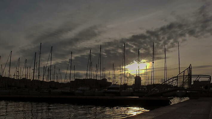 계절 스포츠 바다 컬러 여행 백그라운드 오렌지 자연 하늘 아침 날씨 휴가 취미 사람없음 야외 빨간색 물 빛 햇빛 반사 노란색 평화 일출 계곡 일몰 새벽 황금 야간 저녁 공상 대회 레가타 수평선 MOV 해외동영상 클립영상 주간 자연요소 컨셉 과일 태양 노을 생태계 동영상 파일형식