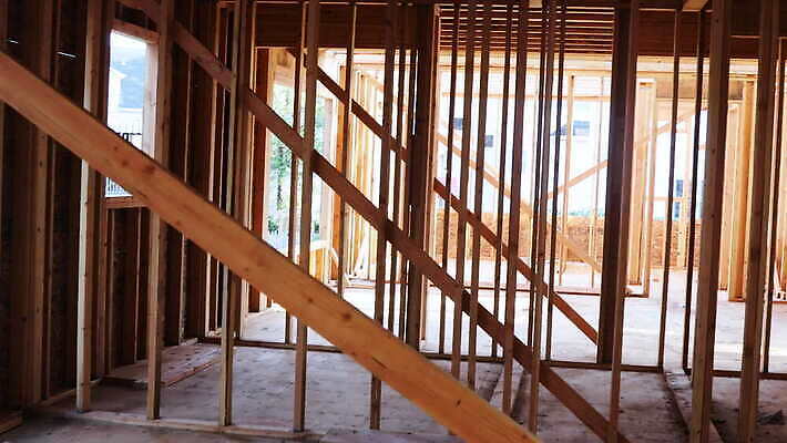 디자인 외관 산업 캐나다 아파트 주택 프레임 건설업 사람없음 목재 빛 미국 건설현장 수리 투자 목공예 콘도 뼈대 잡동사니 개발 복원 리모델링 수목 합판 4K MOV 해외동영상 클립영상 나무 북아메리카 비즈니스 재료 숙소 건물 공예 동영상 파일형식