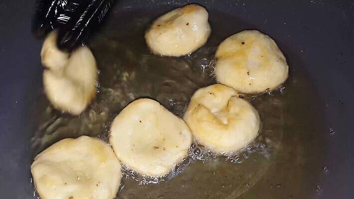 전통 접시 음식 백그라운드 채소 부분 탁자 건강 육류 돼지고기 요리 사람없음 빨간색 소풍 식당 식사 저녁식사 치킨 소고기 튀김 신선 뜨거움 막대기 꼬치 맛 그릴 바비큐 굽기 향신료 레시피 양고기 점심식사 케밥 다진 절임 맛있는 4K MOV 해외동영상 클립영상 식기 컬러 가구 컨셉 식재료 주방용품 야외활동 상점 구이 동영상 닭고기요리 향미료 파일형식