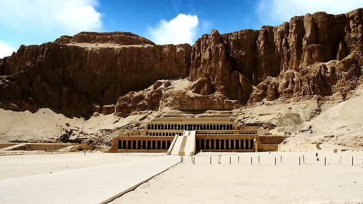 외관 문화 모래 컬러 여행 중동 건축양식 하늘 이집트 사람없음 야외 건물 파란색 관광지 컬러풀 야자수 조각상 여행객 맑음 사막 바위 기둥 사찰 역사 폐허 천연기념물 랜드마크 명승지 옛날 오벨리스크 MOV 해외동영상 클립영상 나무 건축물 건축 나라 종교건축 아프리카 날씨 사람 풍경 조형물 돌_바위 동영상 파일형식