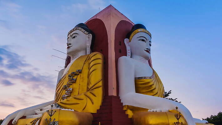 아시아 종교 문화 조각 여행 불교 건축양식 하늘 사람없음 건물 조각상 여행객 탑 황혼 일몰 새벽 도시 사찰 4 역사 야간 장면 신성 랜드마크 미얀마 버마 사당 숭배 4K 타임랩스 MOV 해외동영상 클립영상 자연요소 건축물 건축 나라 종교건축 촬영기법 사람 조형물 숫자 노을 동영상 파일형식