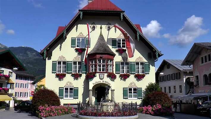 물결 사람없음 건물 관광지 사무실 마을 깃발 오스트리아 알프스 타운 잘츠부르크 MP4 해외동영상 클립영상 건축물 유럽 여행 비즈니스 도시 동영상 파일형식