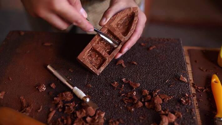 직업 전통 디자인 조각 노동자 관리 손잡이 한명 취미 목재 장비 기구 공구 업무 체험 작업실 제조 널 목수 열정 목공예 충격 수공예 공예가 수목 조작 핸드메이드 4K MP4 해외동영상 클립영상 나무 1 감정 컨셉 재료 사람 도구 작업 공예 동영상 파일형식
