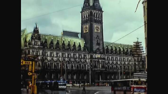 외관 유럽 여행 건축양식 하늘 독일 사람없음 야외 건물 물 파란색 도시풍경 탑 수확 골동품 도시 거친 센터 역사 클래식 도심 도서관 필름 영화 향수 문서 복고 타운 영사기 동영상 구식 랜드마크 보관소 아마추어 옛날 함부르크 4K MOV 해외동영상 클립영상 자연요소 건축물 교육 건축 나라 컬러 컨셉 농업 문화예술 풍경 화장품 저장 파일형식