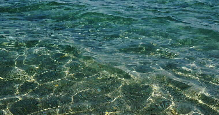 호수 물결 파도 바다 하늘색 백그라운드 패턴 자연 벽지 표면 추상 휴가 휴식 사람없음 물 파란색 빛 햇빛 뷰티 반사 젖음 투명 액체 정상 시원함 당구 순수 묘사 질감 강렬 터키석 4K MOV 해외동영상 클립영상 자연요소 컬러 컨셉 무늬 태양 구기 보석 생태계 동영상 파일형식