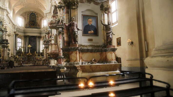 유럽 사람없음 교회 예수 러시아 신성 리투아니아 사당 소비에트 숭배 4K MOV 해외동영상 클립영상 나라 종교건축 건물 신_종교 동영상 파일형식