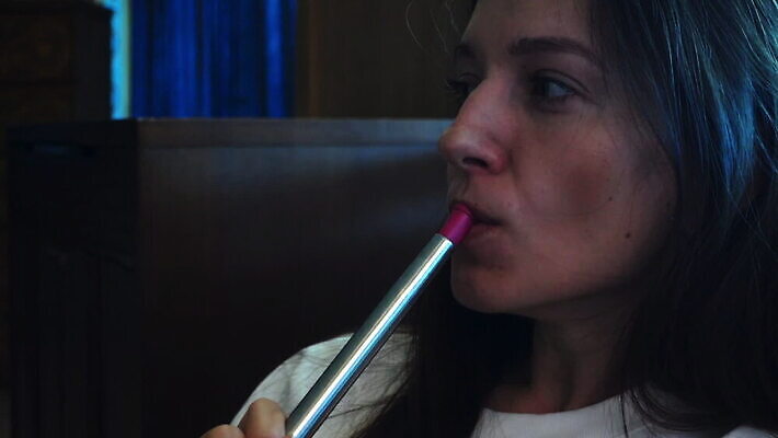 얼굴 컬러 백그라운드 추상 담배 한명 사람 빛 약 섹시 파티 검은색 어둠 새벽 안개 축하 바 뜨거움 연기 질병 야간 신비 클럽 디스코 전자 네온 담배연기 느림 중독 습관 니코틴 흡연자 MOV 해외동영상 클립영상 자연요소 1 음악 컨셉 무늬 의학 날씨 흡연 이벤트 신체부위 춤 동영상 파일형식