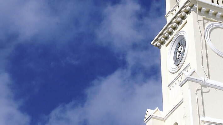 해외 모래 바다 섬 여행 건축양식 자연 휴가 영국 협상 풍경 사람없음 건물 여름 여행객 침묵 만 역사 산호초 조선소 박물관 영토 해군 타운 첨탑 대서양 다도해 랜드마크 식민지 이국적 터키석 파라다이스 4K MOV 해외동영상 클립영상 건축물 계절 건축 유럽 산업 비즈니스 군대 사람 탑 소리 도시 수중식물 보석 생태계 동영상 파일형식