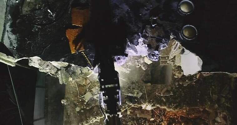 산업 건축양식 주택 건설업 안테나 사람없음 건물 손상 건설현장 기둥 작업 플랫 닫기 쓰레기 땅 충돌 불도저 굴착기 버리기 충격 애벌레 팔 공학 진행 격파 옛날 콘크리트 파멸 무너짐 4K MOV 해외동영상 클립영상 건축물 교육 건축 컨셉 통신 모션 신체부위 중장비 벌레 동영상 파일형식 소멸