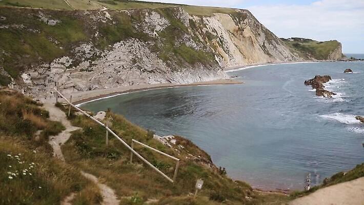 모자 유럽 선 바다 섬 여행 백그라운드 자연 하늘 휴가 영국 잉글랜드 파노라마 사람 풍경 사람없음 야외 초록색 물 도시풍경 항구 역사 언덕 장면 지역 포트 동영상 랜드마크 수평선 MOV 해외동영상 클립영상 자연요소 잡화 나라 컬러 교통시설 촬영기법 도시 생태계 파일형식