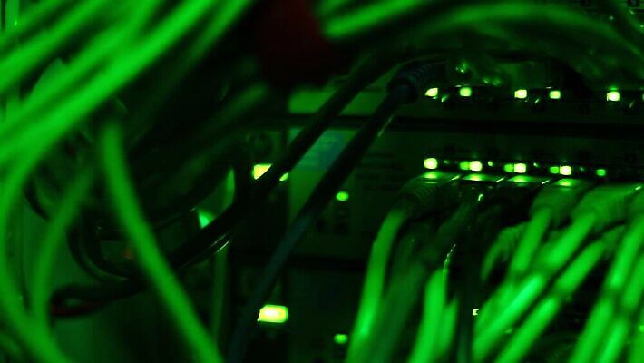 디자인 산업 과학 인터넷 통신 부분 기술 사람없음 빛 컴퓨터 자료 어둠 장비 정보 그물 네트워크 플러그 코드 전기에너지 연결 접속 속도 전자 철사 섬유 스위치 랜 서버 신발장 하드웨어 네트워킹 MOV 해외동영상 클립영상 전자제품 에너지 직물 동영상 파일형식